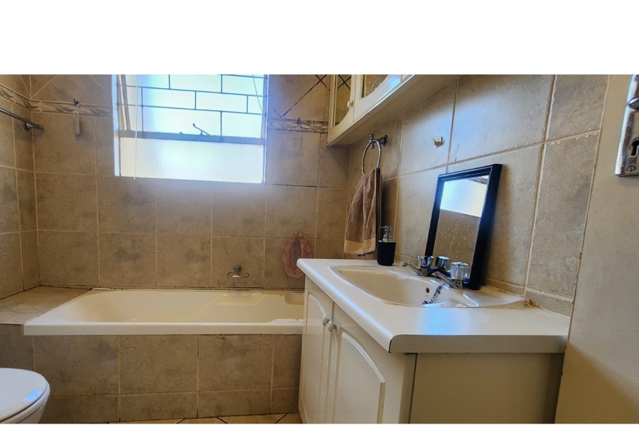 2 Bedroom Property for Sale in Wilkoppies North West
